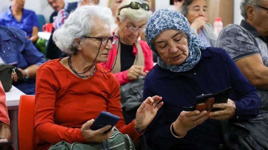 Antalya’da Akıllı Telefon Kullanma Kursu Başladı! 7